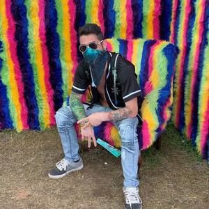 Meet your Posher, Christopher